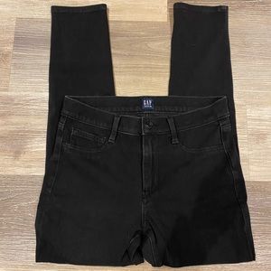 Gap black jeggings size 28.